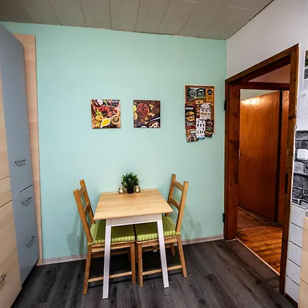 Schoene In Ruhiger Lage Apartament